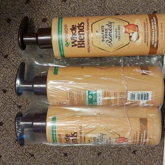 BUNDLE!! 3 Garnier Whole Blends Replenishing Shampoo & Repairing Mask pkts (8) - Picture 2 of 10